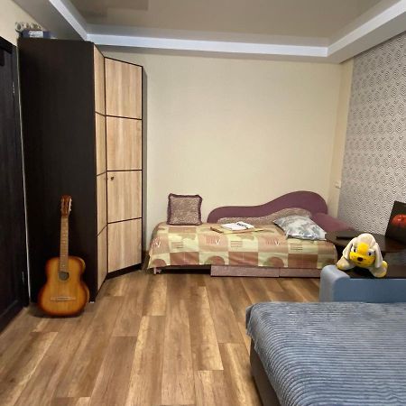 Апартаменты 30 м2 на Сергея Есенина 11 Харьков Экстерьер фото