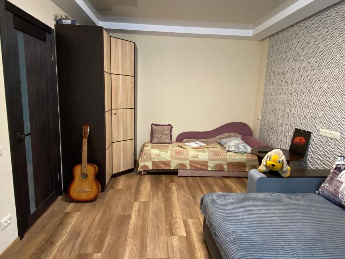 Апартаменты 30 м2 на Сергея Есенина 11 Харьков Экстерьер фото