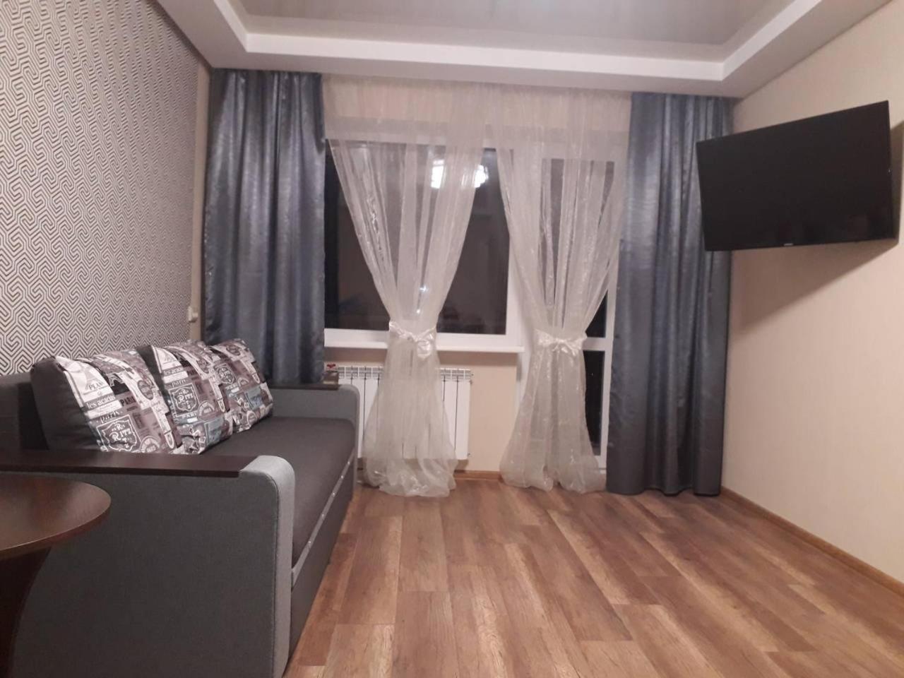 Апартаменты 30 м2 на Сергея Есенина 11 Харьков Экстерьер фото