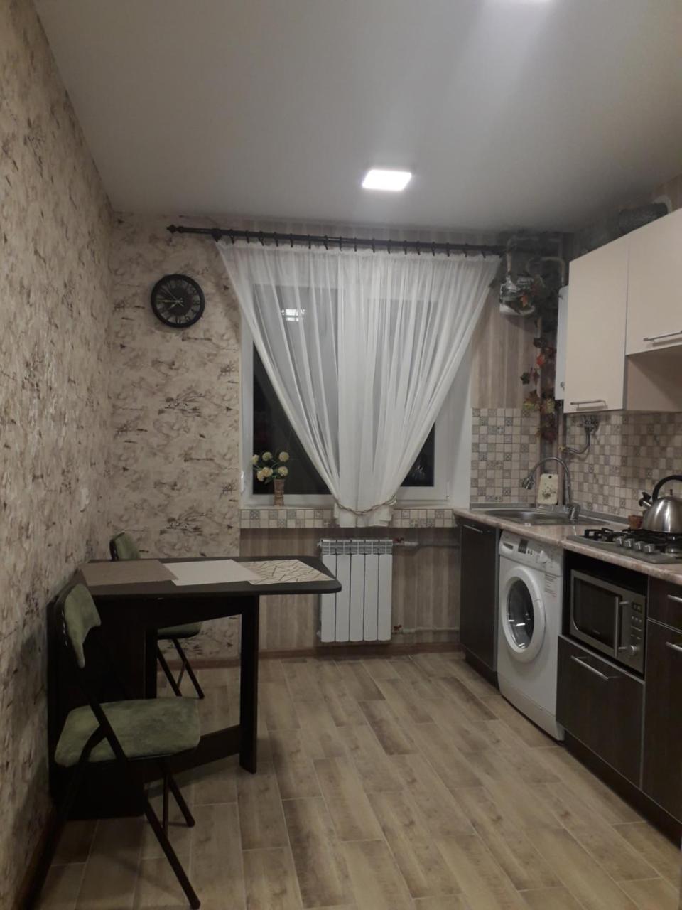 Апартаменты 30 м2 на Сергея Есенина 11 Харьков Экстерьер фото