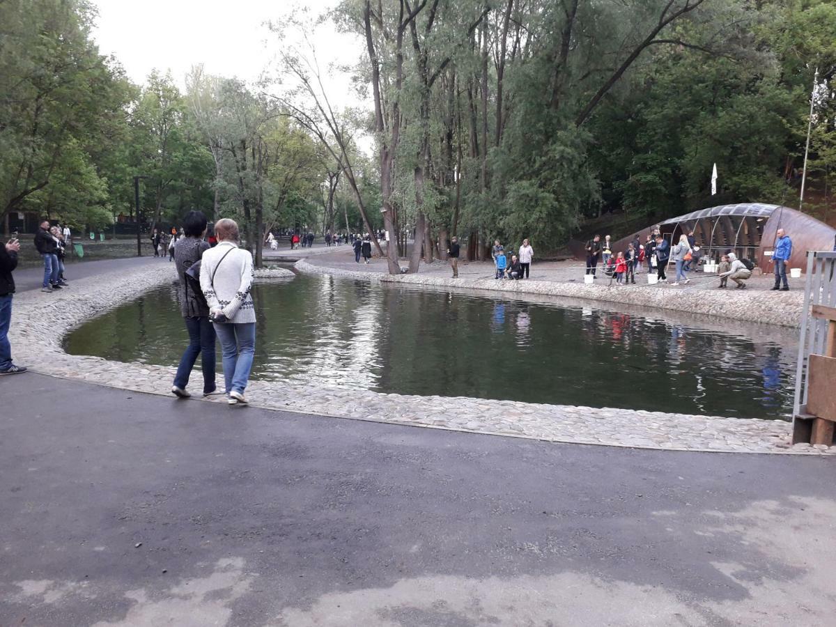 Апартаменты 30 м2 на Сергея Есенина 11 Харьков Экстерьер фото